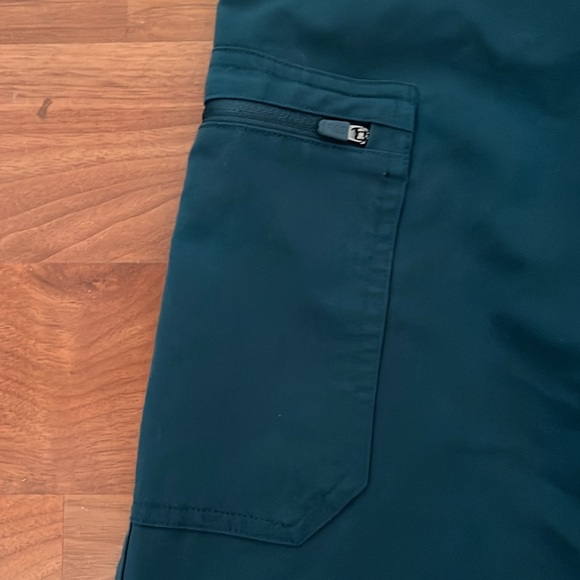 Figs Scrubs Yola Skinny Scrub Pants - Picture 6 of 9